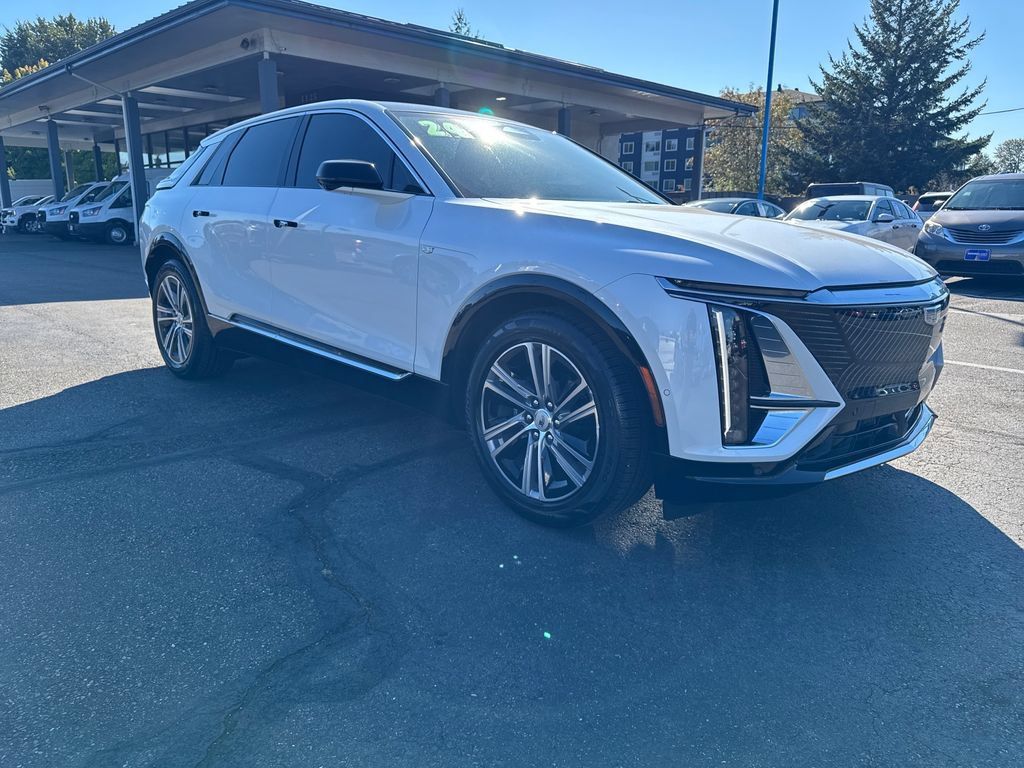 Used 2024 Cadillac Lyriq Luxury RWD image 10