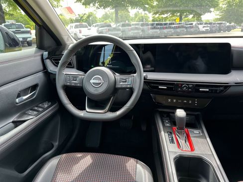 Used 2025 Nissan Kicks SR FWD image 20