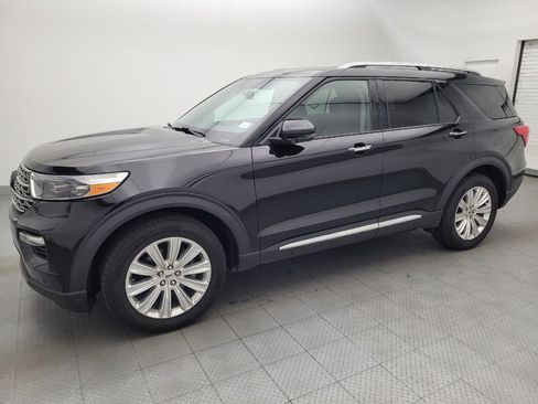 Used 2022 Ford Explorer Limited w/ Equipment Group 301A AWD/4WD image 2