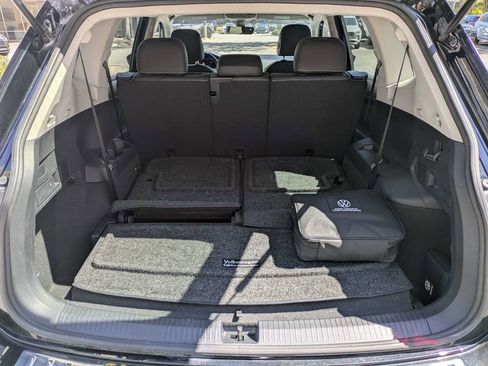 Used 2023 Volkswagen Tiguan SE image 14