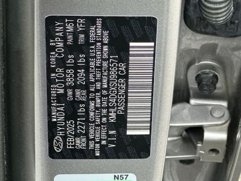 Used 2025 Hyundai Elantra SEL FWD image 30
