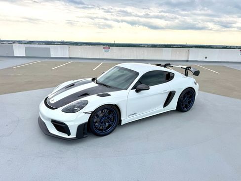Used 2024 Porsche 718 Cayman GT4 RS w/ Weissach Package RWD image 3
