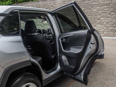 Certified 2025 Toyota RAV4 LE AWD/4WD image 17