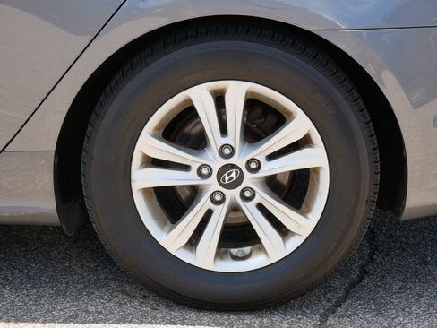 Used 2013 Hyundai Sonata GLS w/ Popular Equipment Pkg FWD image 9