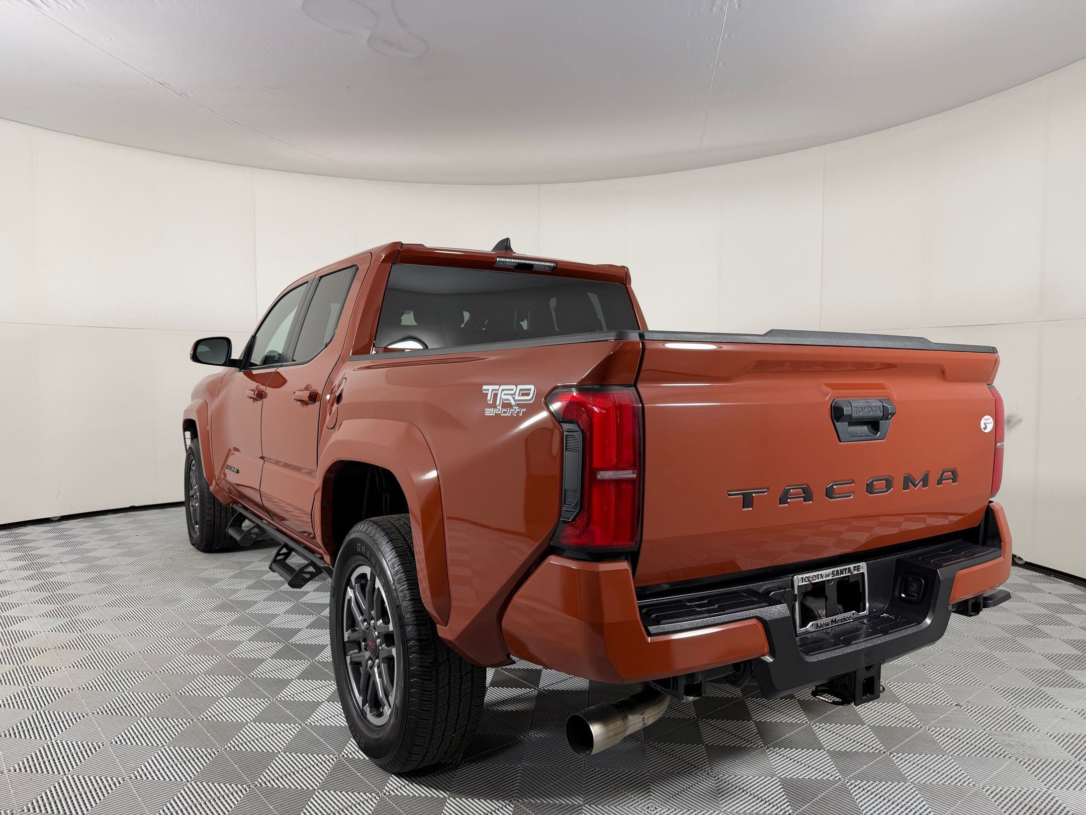 Used 2025 Toyota Tacoma TRD Sport RWD image 3