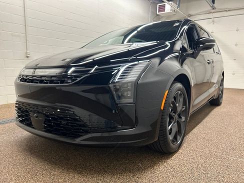 New 2027 Chrysler Pacifica Limited w/ S Appearance Package FWD image 5