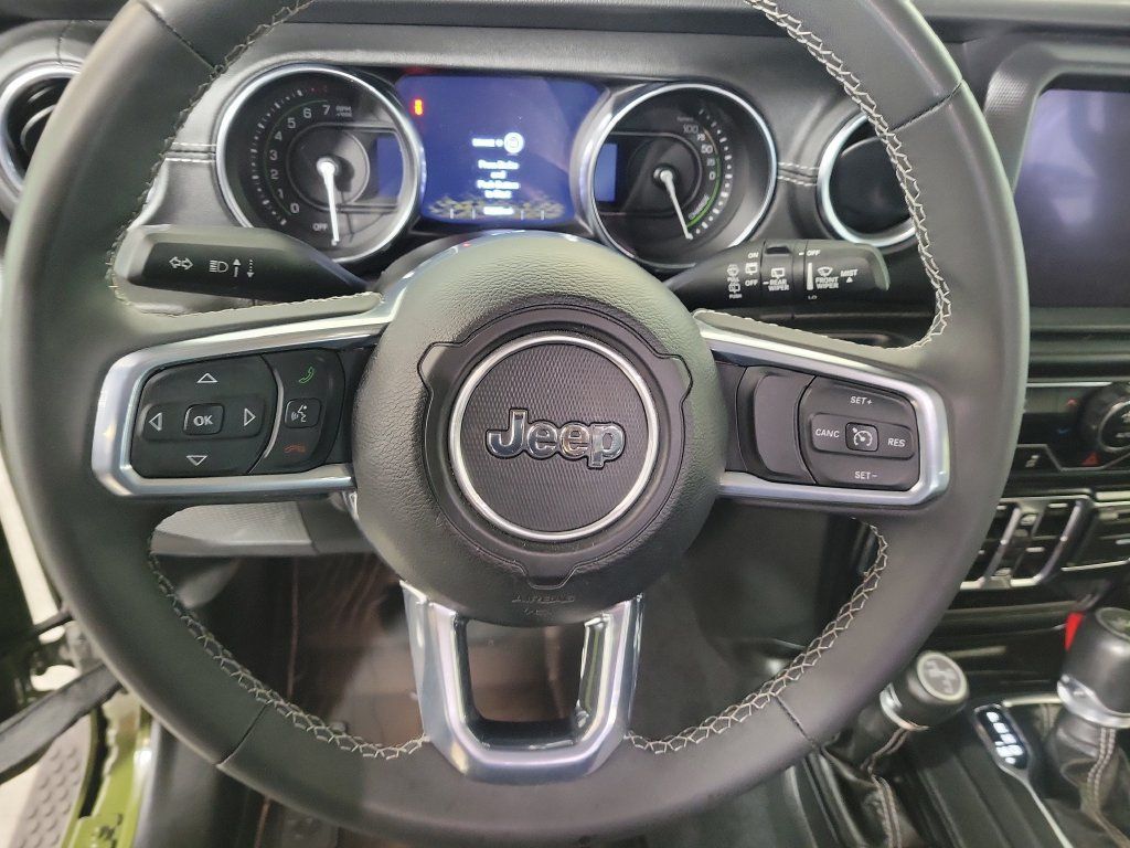 Used 2023 Jeep Wrangler Unlimited Sahara AWD/4WD image 15