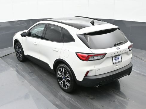 Used 2022 Ford Escape SE w/ SE Sport Appearance Package image 34