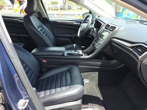 Used 2019 Ford Fusion SEL FWD image 11