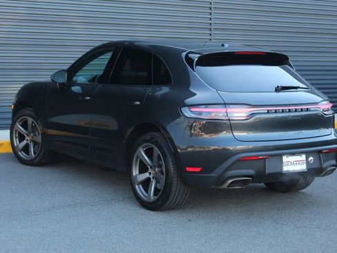 Certified 2025 Porsche Macan image 3