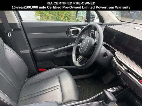 Used 2025 Kia Sorento S w/ Panoramic Sunroof Package FWD image 11