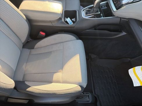 Used 2022 Subaru Outback Premium image 11