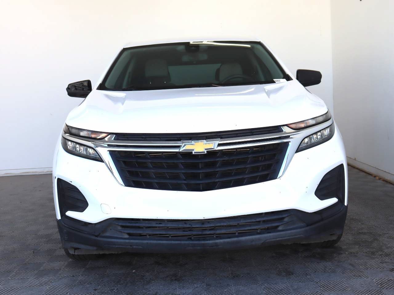 Certified 2024 Chevrolet Equinox LS w/ Driver Confidence II Package FWD image 2