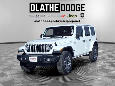 Used 2025 Jeep Wrangler Unlimited Sahara AWD/4WD image 1