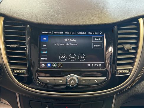 Used 2020 Chevrolet Trax LT w/ LT Convenience Package FWD image 18