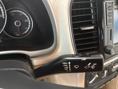 Used 2016 Volkswagen Beetle 1.8T FWD image 16