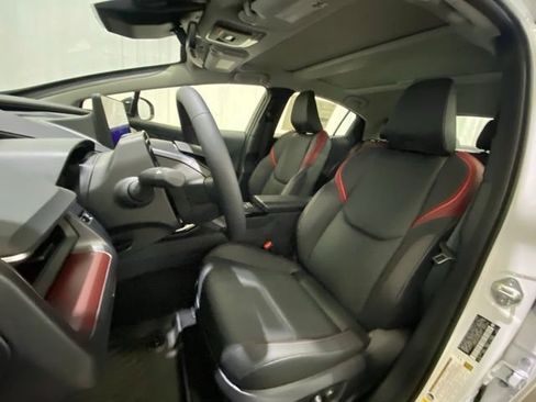 New 2026 Toyota Prius Plug-In Hybrid FWD image 9