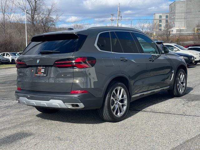 Used 2026 BMW X5 xDrive40i w/ Premium Package AWD/4WD image 4