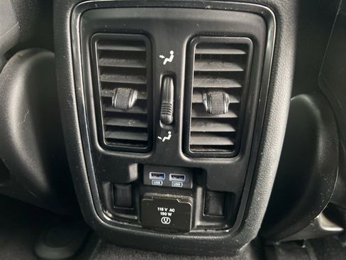 Certified 2019 Jeep Grand Cherokee Limited w/ Trailer Tow Group IV image 17