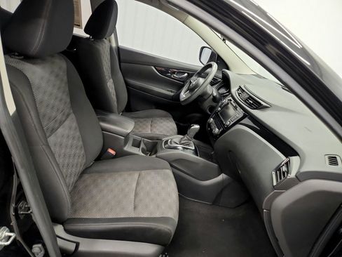 Used 2020 Nissan Rogue Sport SV FWD image 27