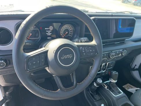 Used 2024 Jeep Wrangler Sport S image 11