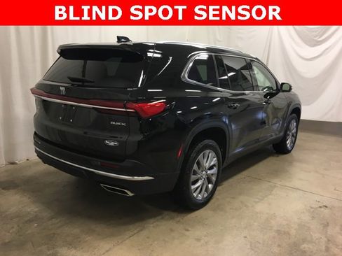 Used 2025 Buick Enclave Preferred image 4