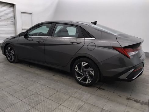 Used 2024 Hyundai Elantra SEL w/ Convenience Package FWD image 3