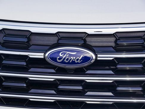 Used 2026 Ford Explorer Active w/ Active Comfort Package RWD image 11