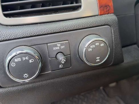 Used 2010 Chevrolet Silverado 1500 LTZ w/ Z71 Appearance Package image 22