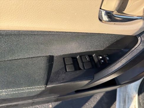 Used 2015 Toyota Corolla LE image 26