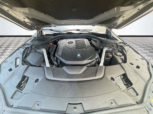 Used 2020 BMW 740i w/ M Sport Package RWD image 32