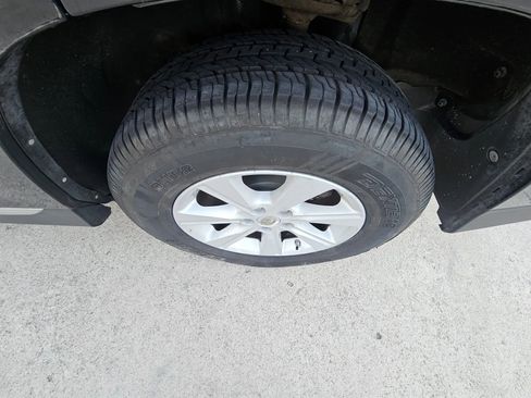 Used 2013 Toyota Highlander SE w/ Cold Weather Pkg image 21