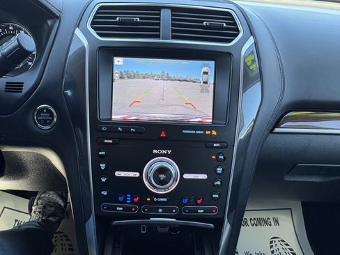 Used 2019 Ford Explorer Platinum image 25