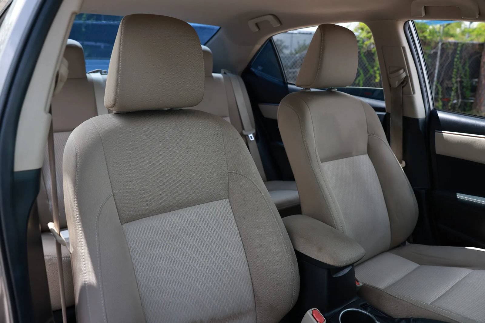 Used 2015 Toyota Corolla LE FWD image 26