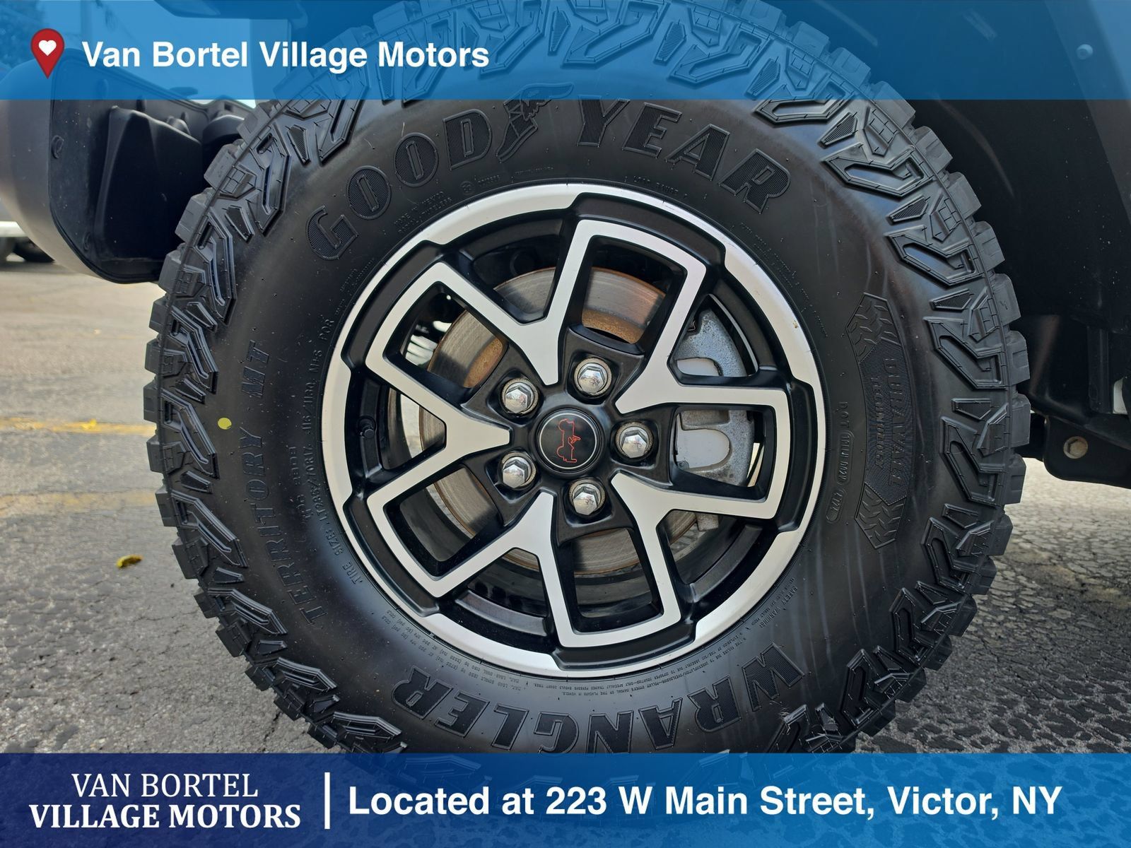 Used 2021 Jeep Wrangler Unlimited Sahara w/ Uconnect 4C Nav & Sound Group AWD/4WD image 25