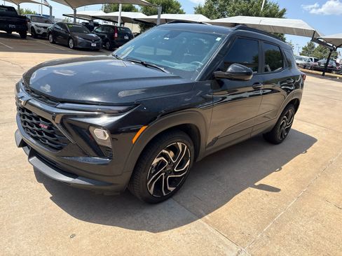 Used 2024 Chevrolet TrailBlazer RS w/ Convenience Package AWD/4WD image 2