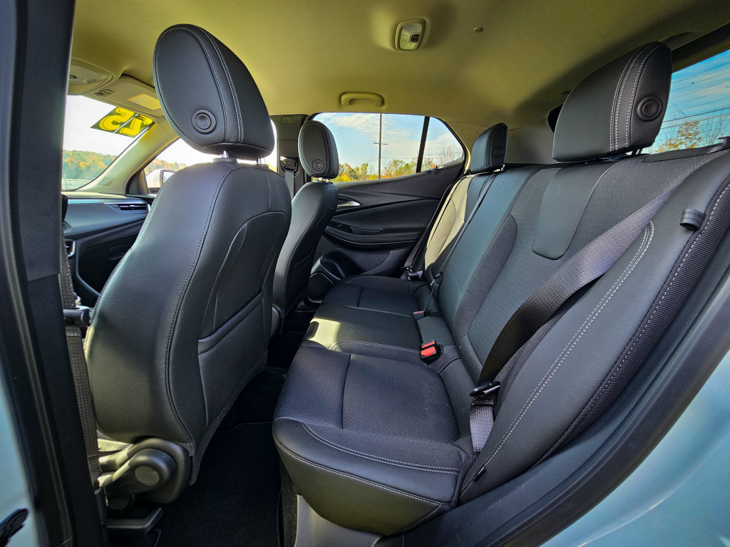 Used 2025 Buick Encore GX Preferred AWD/4WD image 29