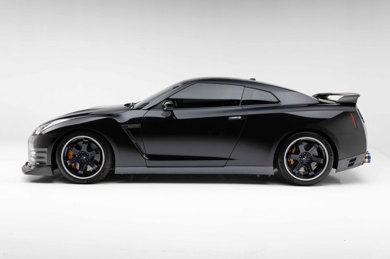 Used 2014 Nissan GT-R Black Edition AWD/4WD image 15