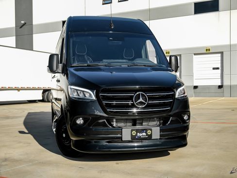 Used 2024 Mercedes-Benz Sprinter 3500 image 20