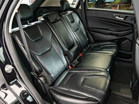 Used 2019 Ford Edge Titanium FWD image 46