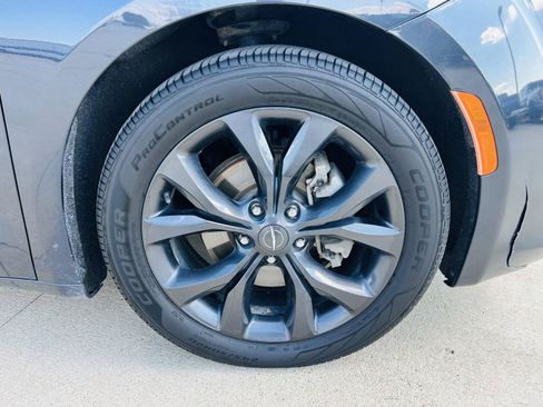 Used 2019 Chrysler Pacifica Touring-L Plus w/ S Appearance Package FWD image 42