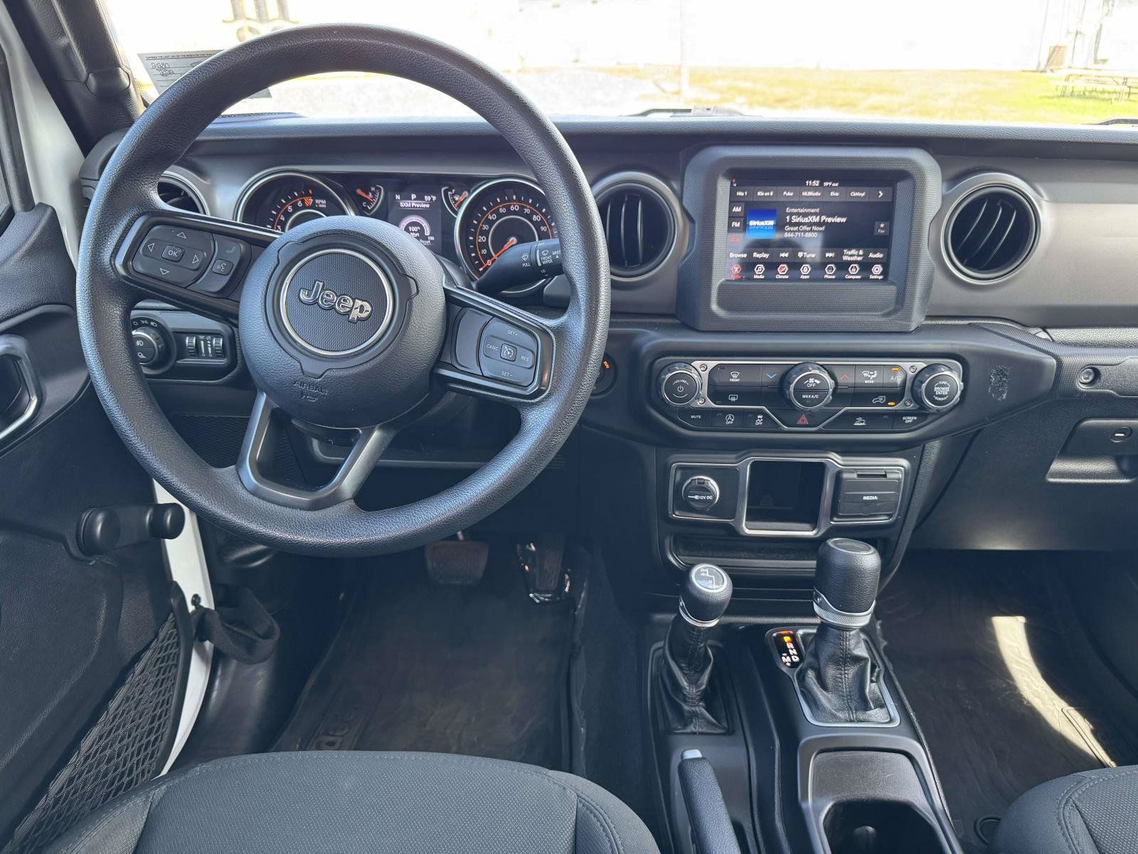 Used 2022 Jeep Gladiator Sport AWD/4WD image 2