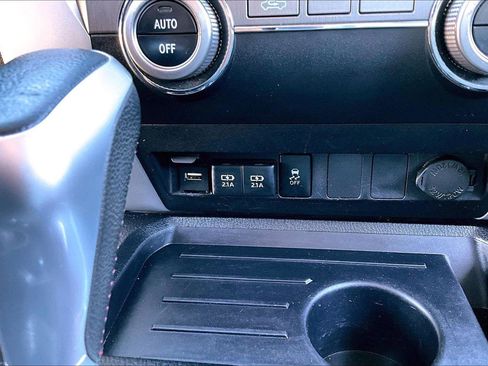 Used 2020 Toyota Tundra SR5 image 31