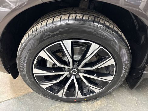 Used 2024 Volvo XC60 B5 Core w/ Climate Package image 22