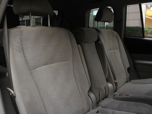Used 2013 Toyota Highlander 4WD Hybrid image 24
