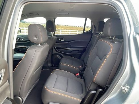 Used 2023 GMC Acadia AT4 image 16