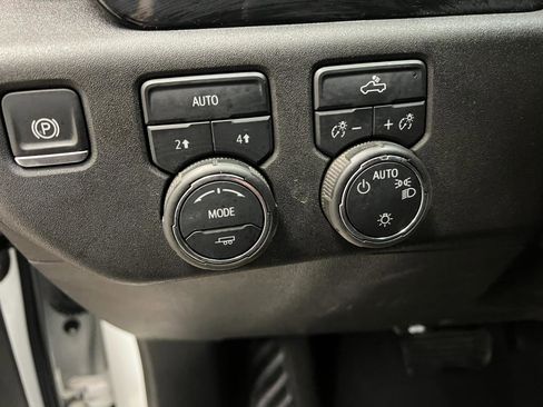 Used 2025 Chevrolet Silverado 1500 LT image 34