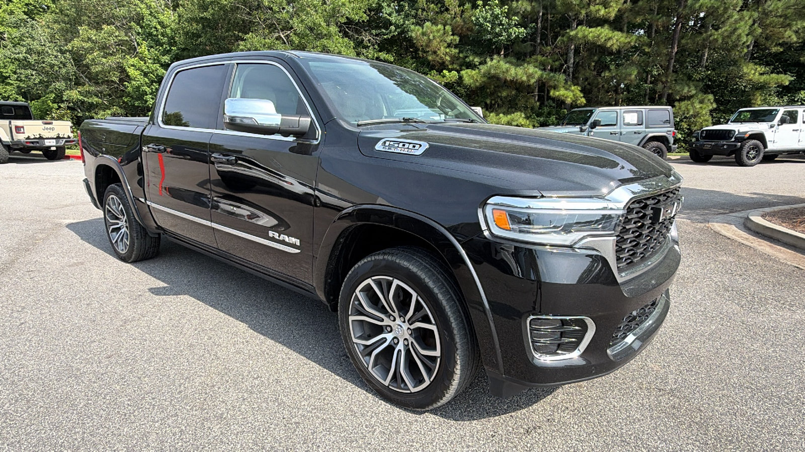 Certified 2025 RAM 1500 Tungsten AWD/4WD image 5