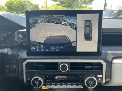 Used 2024 Toyota Tacoma Limited w/ Limited Package (LT) AWD/4WD image 19