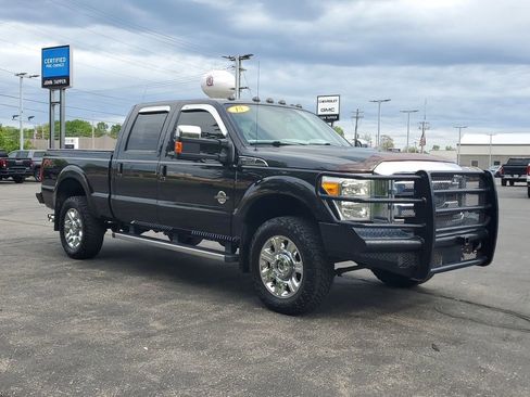 Used 2015 Ford F250 Lariat w/ Lariat Ultimate Package AWD/4WD image 3